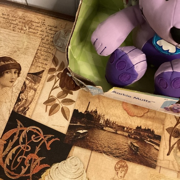 MARKIE MUTTZ STUFFED DOG  WITH 3 markers new in box - Picture 2 of 3